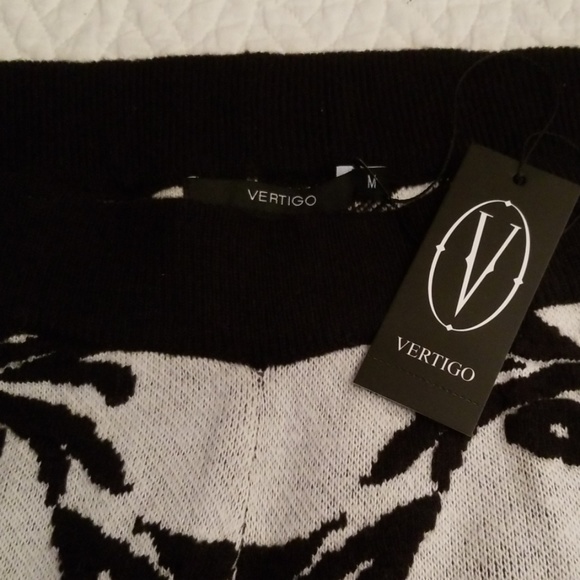 Vertigo Paris Patterned knit flare pant size M - Picture 5 of 7